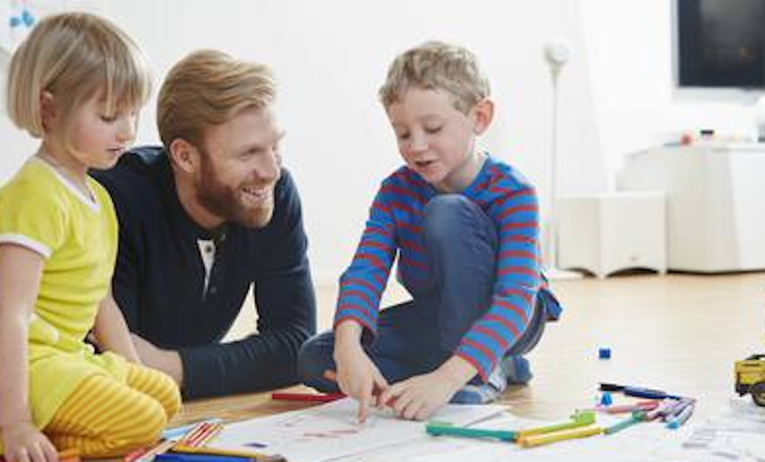 Dado que las propias capacidades no siempre son fáciles de ver, los niños necesitan un feedback. Esto rige incluso para cosas en las que parece estar claro si algo saldrá bien o no.