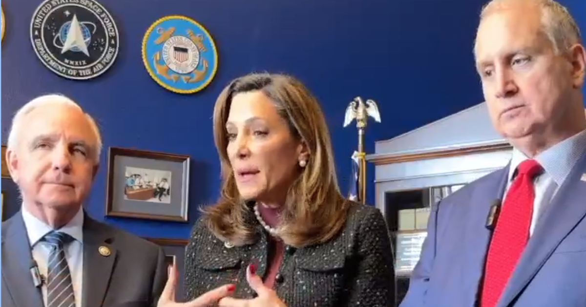 Congresistas de Florida se pronuncian sobre prohibición de petróleo a Maduro