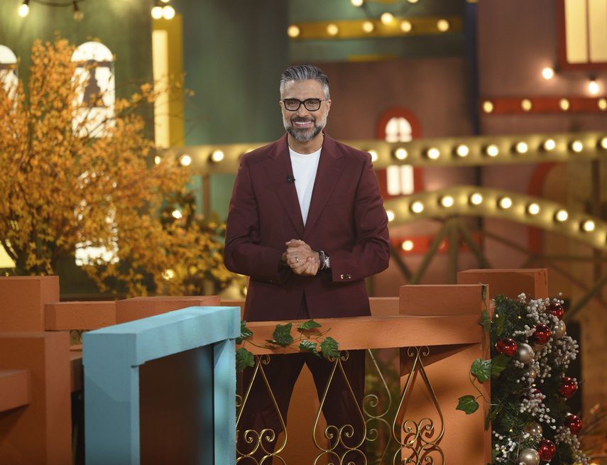 En esta imagen proporcionada por Warner Bros. Television, el actor y presentador Jaime Camil en el set de Lotería Loca.&nbsp;