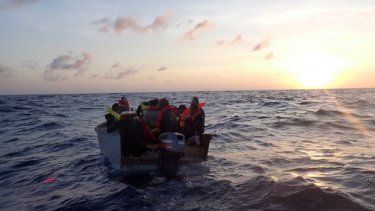 La Guardia Costera repatria a 59 migrantes a República Dominicana, luego de dos interdicciones de embarcaciones separadas en el Pasaje de la MonaEl guardacostas Confidence intercepta un viaje de migrantes en el Pasaje de Mona el 28 de agosto de 2023.  