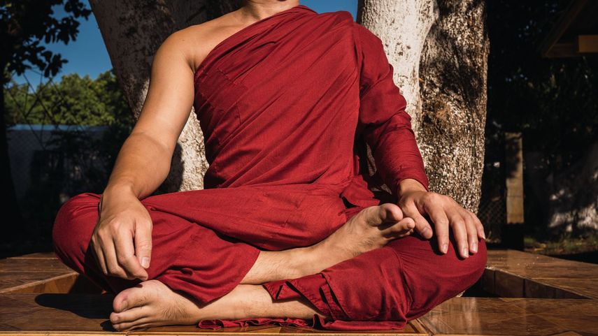 Monjes budistas dan positivo a metanfetamina en Tailandia