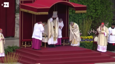 El Papa recordó el drama de guerras y de la inmigración en mensaje de Pascua