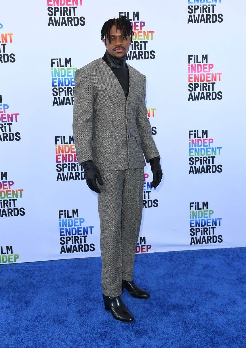 El actor estadounidense Jeremy Pope llega a la 38 ceremonia de los Film Independent Spirit en Santa Mónica, California, el 4 de marzo de 2023.