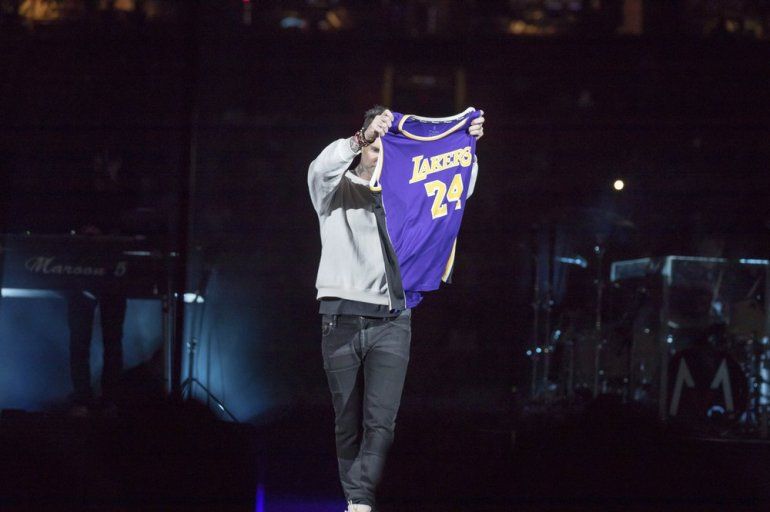 kobe maroon 5