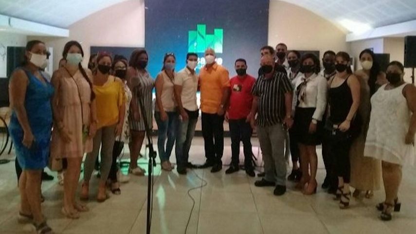 El espía Gerardo Hernández se reúne con trabajadores de Artex para homenajear a Fidel Castro.&nbsp;