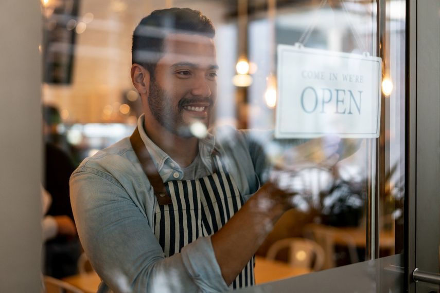 Los planes para obtener financiamiento futuro podrían incluir solicitud de préstamos adicionales