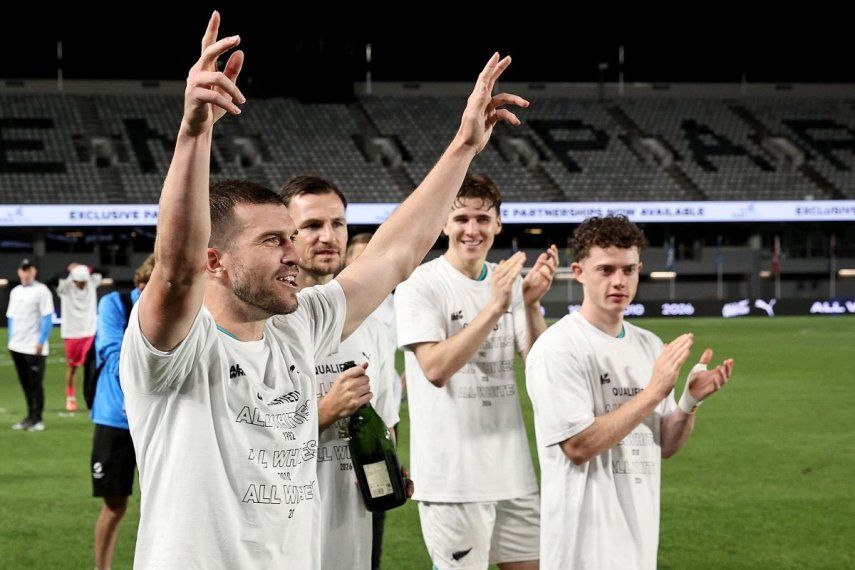 El jugador de Nueva Zelanda, Tim Payne, celebra luego de una victoria de su selección, el 24 de marzo de 2025.