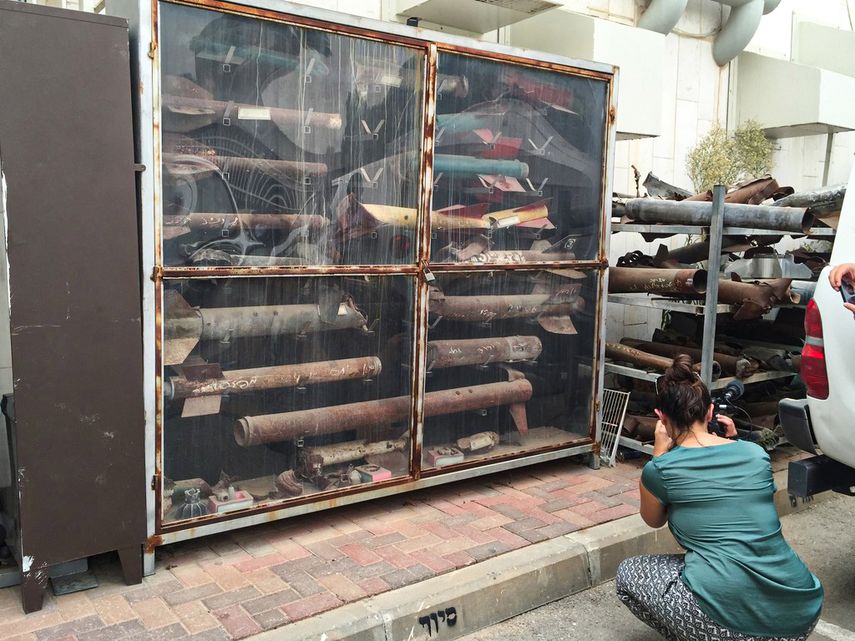 Proyectiles de fabricación casera , lanzados contra la población de Sderot, en Israel.