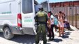 Las imagenes revelan que los migrantes indocumentados están entrando sin problemas a Estados Unidos debido a la flexibilización a las políticas migratorias de la administración de Joe Biden.