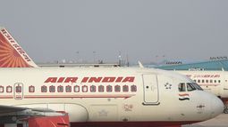 Foto de marzo de 2020 de un avi&oacute;n de Air India en el aeropuerto internacional Indira Gandhi, en New Delhi.