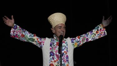 Rubén Albarrán, vocalista de Café Tacvba, durante su presentación en el festival Vive Latino en la Ciudad de México el sábado 18 de marzo de 2023. Premio de la Herencia Hispana honra a la agrupación mexicana.