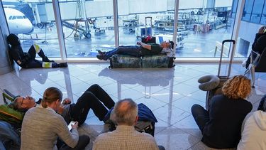 El aeropuerto, uno de los más activos del mundo, informó un corte de energía que afectó varias áreas del aeropuerto e interrumpió las operaciones ell 17 de diciembre de 2017.