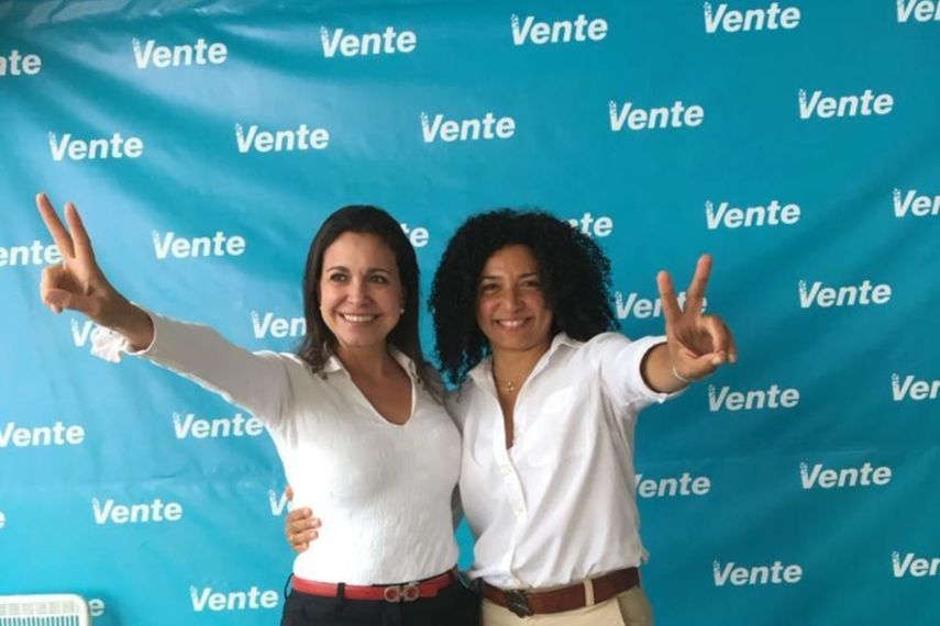 María Corina Machado juramentó al equipo de su partido, Vente Venezuela, en EEUU.