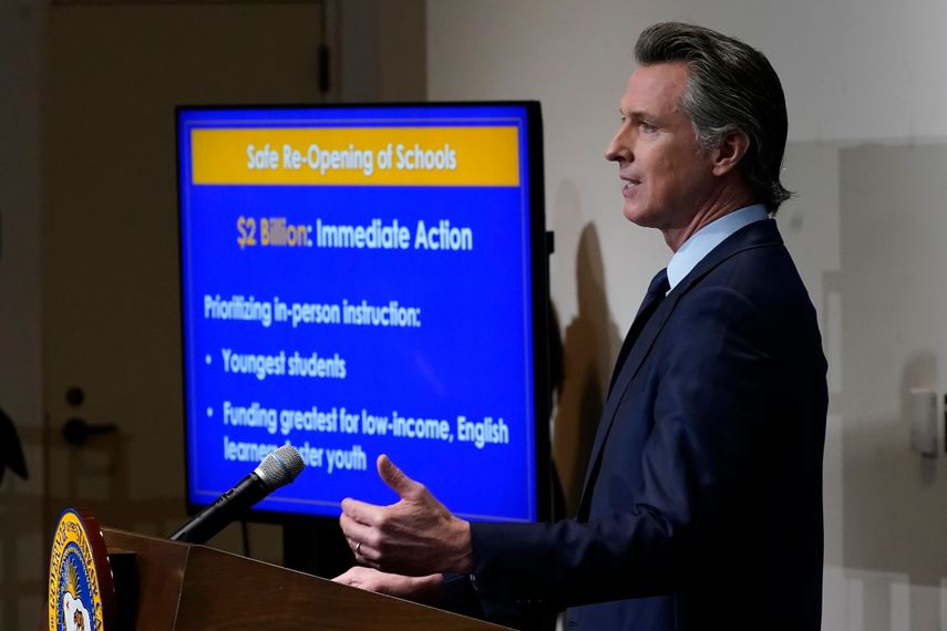 El gobernador de California Gavin Newsom en un evento en Sacramento, California, el 8 de enero del 2021.