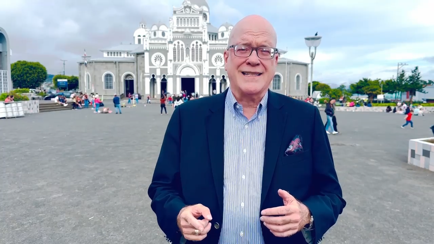 Orlando Gutiérrez-Boronat, secretario nacional del Directorio Democratico Cubano, habla desde la Basílica de la Virgen de los Ángeles, patrona de Costa Rica.