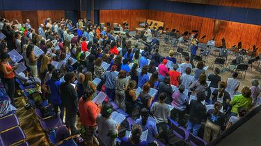 Artistas ensayan en Caracas “La Novena de Beethoven, suena la humanidad”.