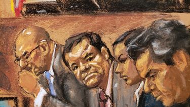  El jurado del proceso en Nueva York contra el mexicano Joaquín el Chapo Guzmán, procesado por narcotráfico, lo declaró este martes culpable de los diez cargos contra él como responsable del cartel de Sinaloa, por lo que podría ser condenado a cadena perpetua.