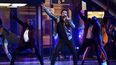 Chayanne interpreta Qué me has hecho en los premios Latin American Music Awards en el Teatro Dolby el 26 de octubre de 2017 en Los Ángeles.