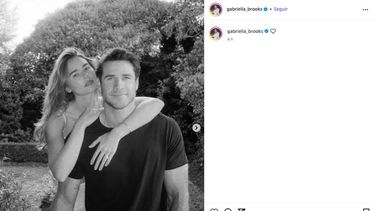 Los actores Liam Hemsworth y Gabriella Brooks.