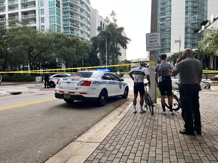 El incidente ocurrió en la intersección de la calle 10 y Brickell Ave.