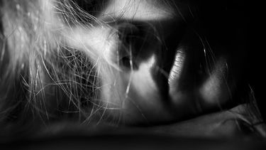 Estadounidense. La mente y la respiración, combinadas, se convierten en un instrumento útil para transformarnos psíquica y espiritualmente.