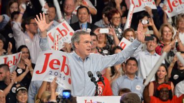 El ex gobernador Jeb Bush en campaña, cuando fue candidato a la nominación republicana, en 2015