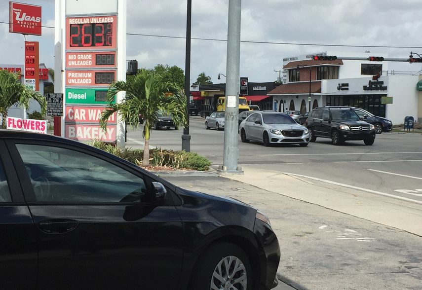 La gasolina podría costar alrededor de $2.75 este verano en Miami.