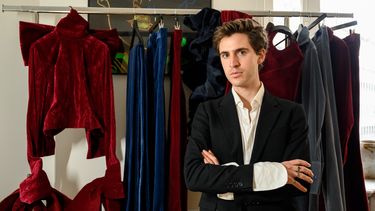 El diseñador de moda español Arturo Obegero.