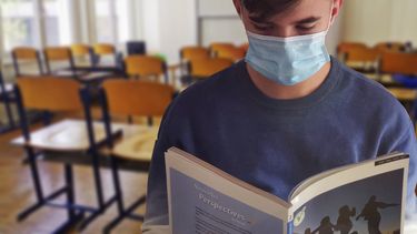 El uso de mascarillas es recomendado para contrarrestar el cotagio de coronavirus.