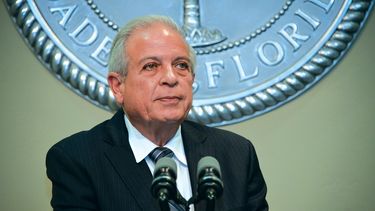 Alcalde de Miami, Tomás Regalado, participó este martes en un foro sobre el futuro de las grandes ciudadades en Latinoamerica en Buenos Aires, Argentina.