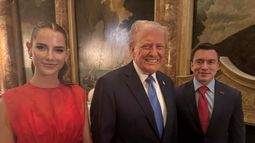 El presidente de Estados Unidos, Donald Trump junto al presidente de Ecuador, Daniel Noboa y su esposa. El presidente de Estados Unidos, Donald Trump junto al presidente de Ecuador, Daniel Noboa y su esposa.