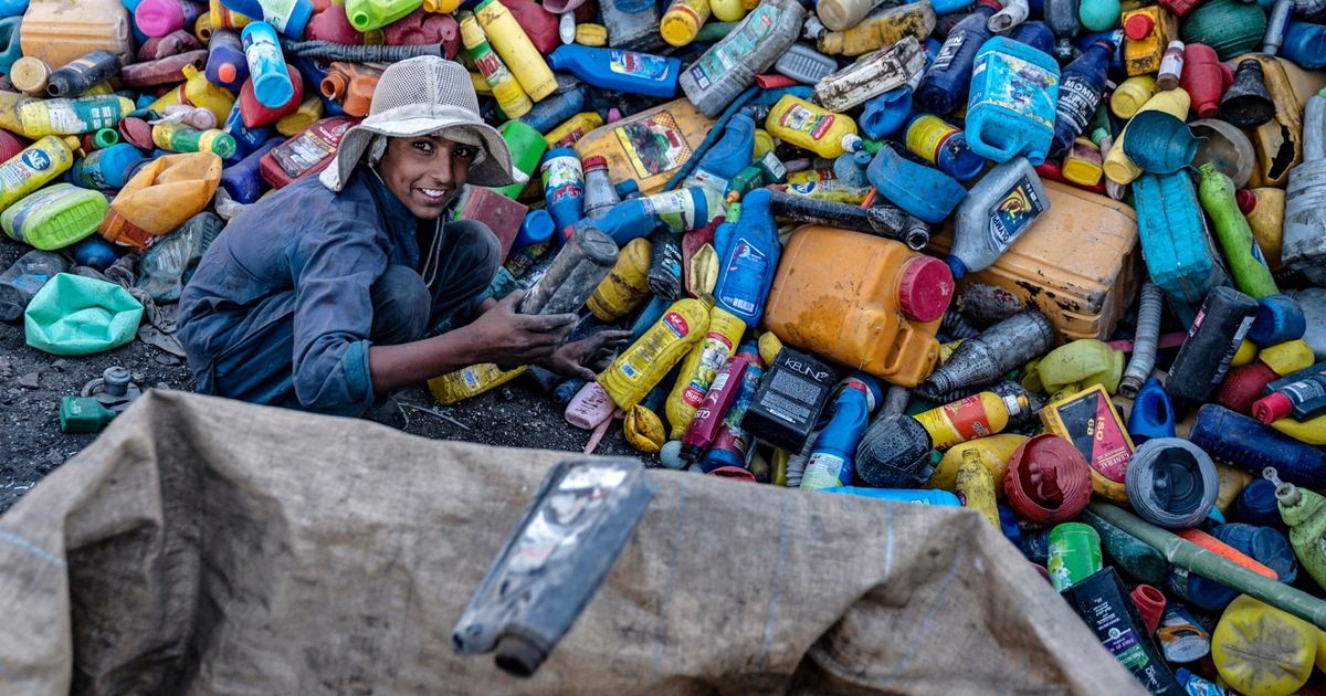 ¿Cuáles son los siete países que producen la mayor parte del plástico?