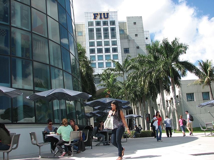 FIU destaca por la opinión positiva de la plantilla de educadores, personal administrativo y otros departamentos. (J.HDEZ.)