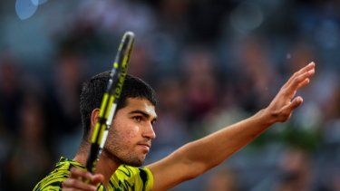 Carlos Alcaraz tras su victoria ante Grigor Dimitrov en el Abierto de Madrid, el domingo 30 de abril de 2023.