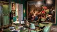 Esta foto de archivo tomada el 8 de junio de 2022 muestra parte de la colección personal del difunto diseñador de moda francés Hubert de Givenchy antes de la subasta en la casa de subastas Christies en París.