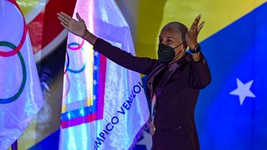 Si el Comité Olímpico Internacional (COI) llega a desconocer al Comité Olímpico Venezolano (COV), atletas como yulimar Rojas tendrán que disputar competiciones mundiales bajo la imagen de refugiados y no con la bandera de Venezuela