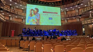 Momentos previos al inicio del concierto “Por amor o patria: La historia de Arturo Sandoval”, el 1 de octubre en el Adrienne Arsht Center de Miami.&nbsp;