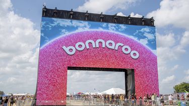 El arco del Festival de Música y Arte de Bonnaroo el 16 de junio de 2019 en Manchester, Tennessee. J. Cole, Tool y Stevie Nicks encabezarán este año el evento, que regresa luego de un receso de dos años debido a la pandemia y el mal tiempo.