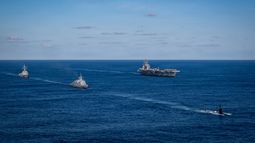 El portaaviones de Estados Unidos, Nimitz, el Ala Aérea Embarcada, el USS Gridley y el USNS Patuxent (T-AO 201) constituyen la máxima expresión de alistamiento y presencia, de un alcance y letalidad inigualables, y de ventaja estratégica El portaaviones de Estados Unidos, Nimitz, el Ala Aérea Embarcada, el USS Gridley y el USNS Patuxent (T-AO 201) constituyen la máxima expresión de alistamiento y presencia, de un alcance y letalidad inigualables, y de ventaja estratégica