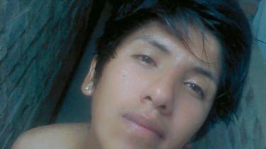 Esteban Caycho, de 19 años, murió cuando intentaba evacuar a sus abuelos y la fuerza de las aguas lo arrastraron en el río Chilca.