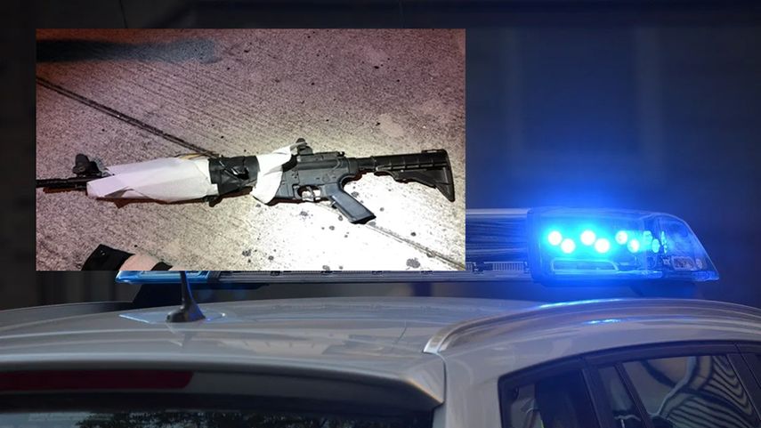 Imagen referencial de una patrulla de policía y rifle hallado al lado del cuerpo del hombre abatido, según las autoridades.