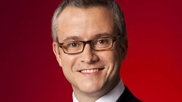 Jones entró a trabajar en la empresa californiana con el cargo de presidente, responsable de las operaciones de mercadotecnia y de atención al cliente.