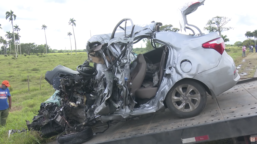 El carro destruido tras el accidente en Cuba.&nbsp;