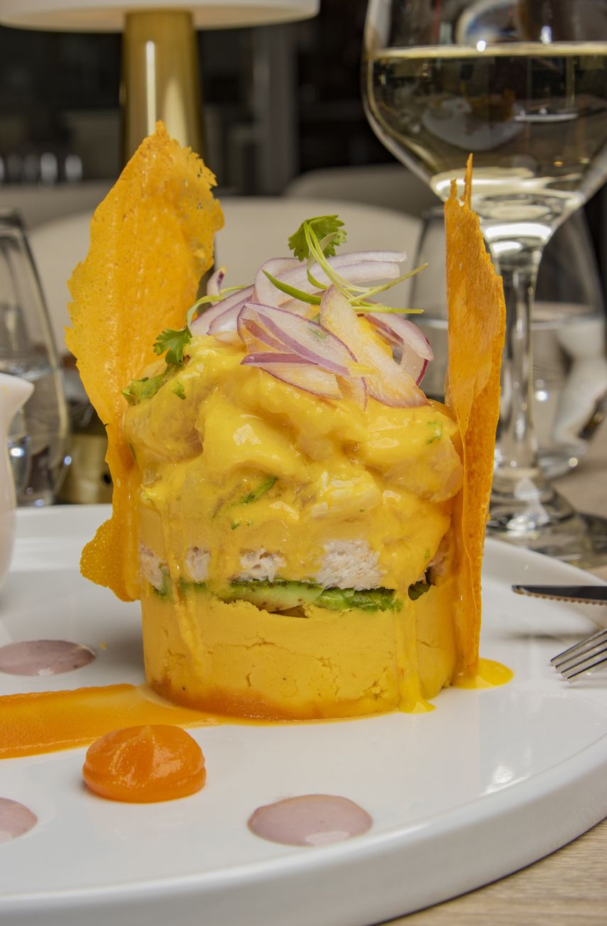 Causa acevichada, que sirven en Aromas del Perú.&nbsp;
