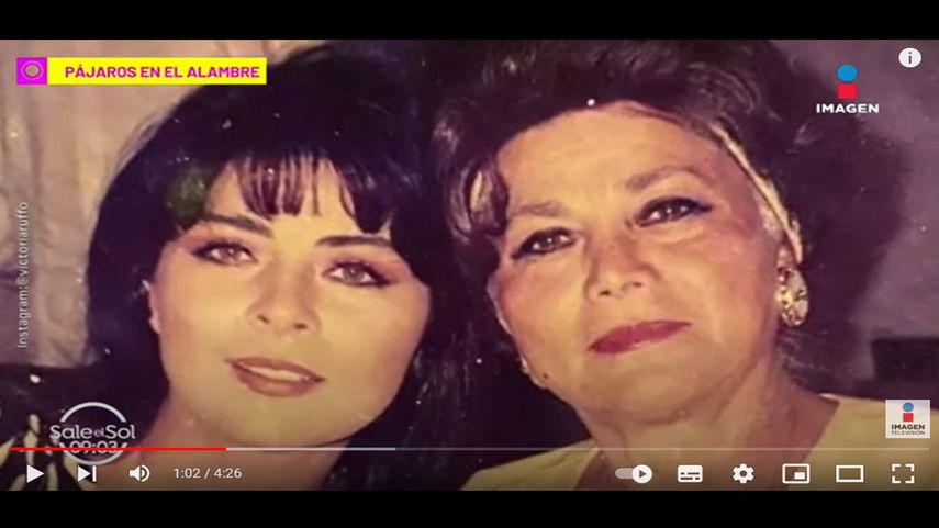 La primera actriz Victoria Ruffo junto a su mamá, Lupita Moreno.