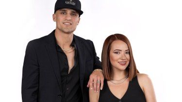 Javier Garza y su esposa Devany Garza.&nbsp; 