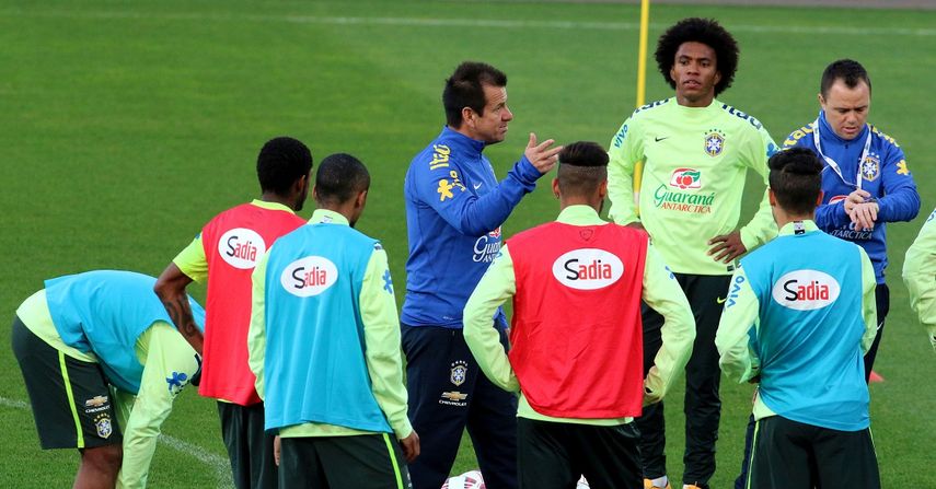 Brasil intenta levantar cabeza luego de la humillante derrota ante Alemania por 7 a 1 en la Copa del Mundo (AP)