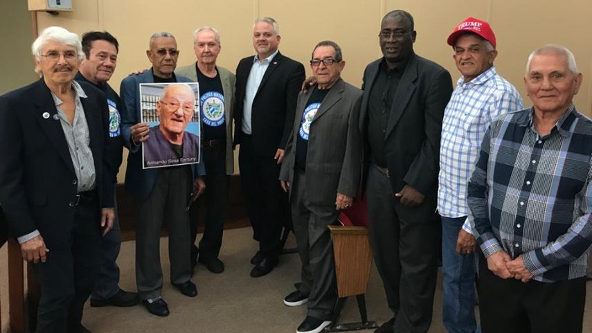 Exiliados cubanos y simpatizantes de la causa por la libertad de Cuba celebraron en el Ayuntamiento de Hialeah la declaraci&oacute;n del D&iacute;a de Armando Sosa Fortuny.