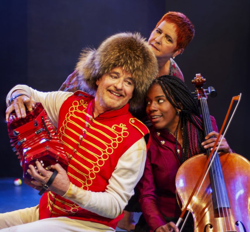 La puesta en escena de El León y la Domadora.