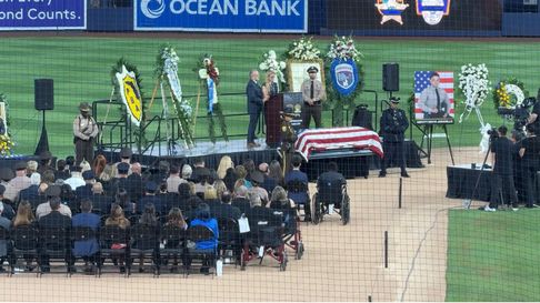 Honras fúnebres al oficial Devin Jaramillo en el LoanDepot Park de los Marlins de Miami.